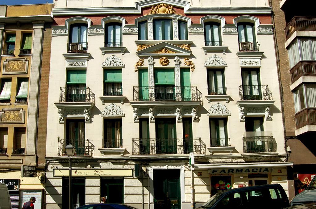 Apartamentos Dali Madrid Extérieur photo